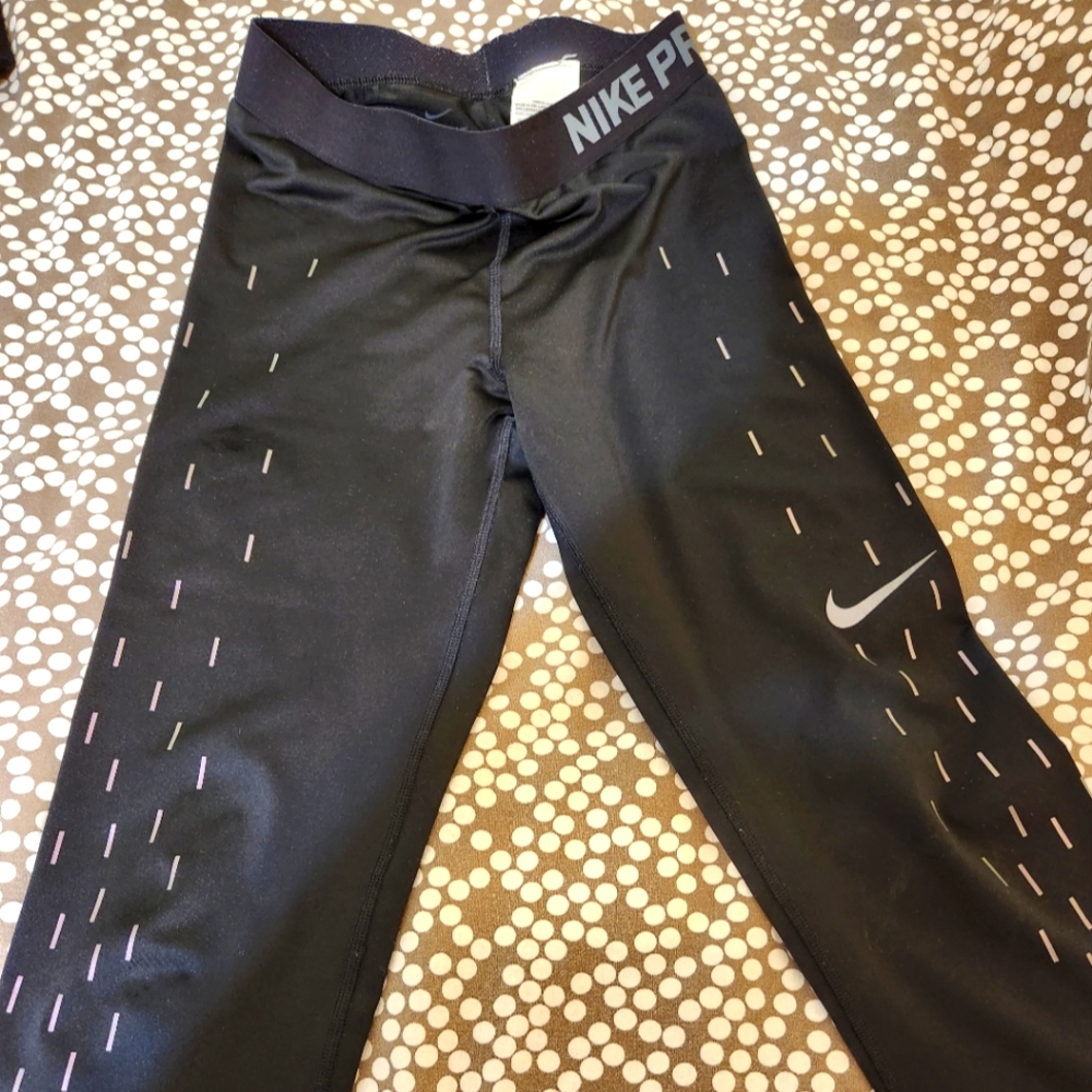 Nike Pro Capris